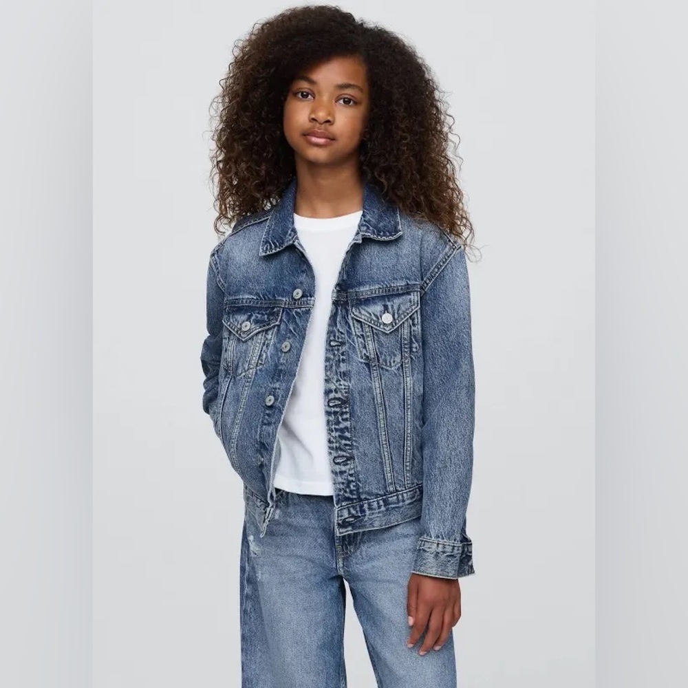 GAP | Girls medium blue denim trucker style jean jacket button front XXL(14-16)